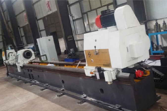 Deep hole honing machine
